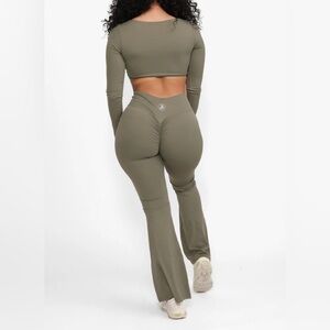 Allure The Brand Elevate Flare Leggings and Long Sleeve Top - Sage - S